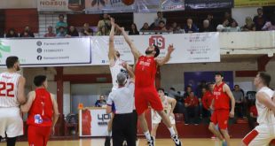 Achával acompañó la apertura de la Copa Municipal de Básquet