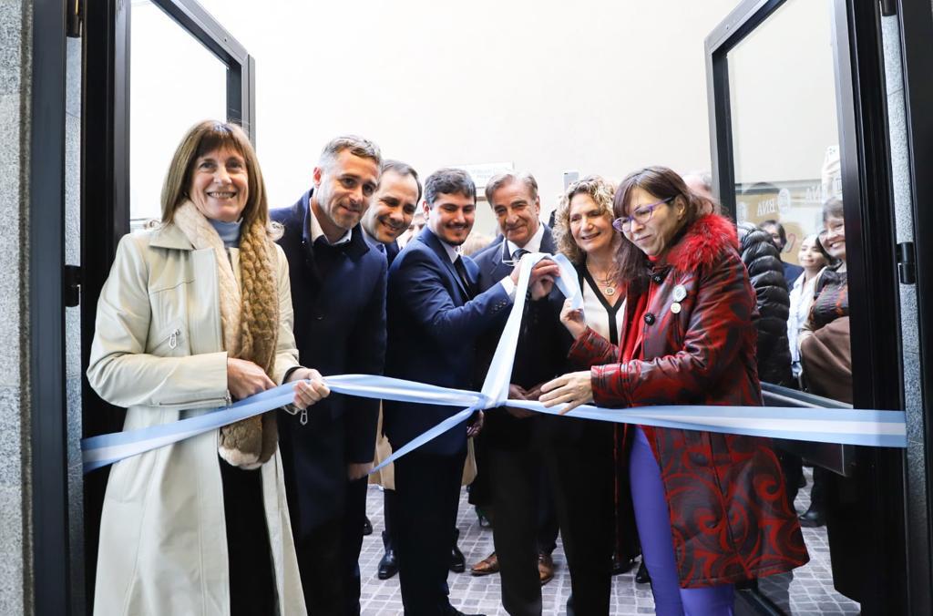 Achával en la inauguración del Banco Nación en el Parque Industrial