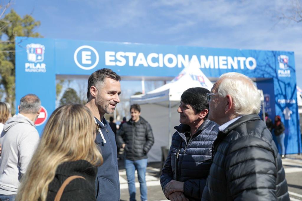 Del Viso vivió una fiesta en su nuevo estacionamiento