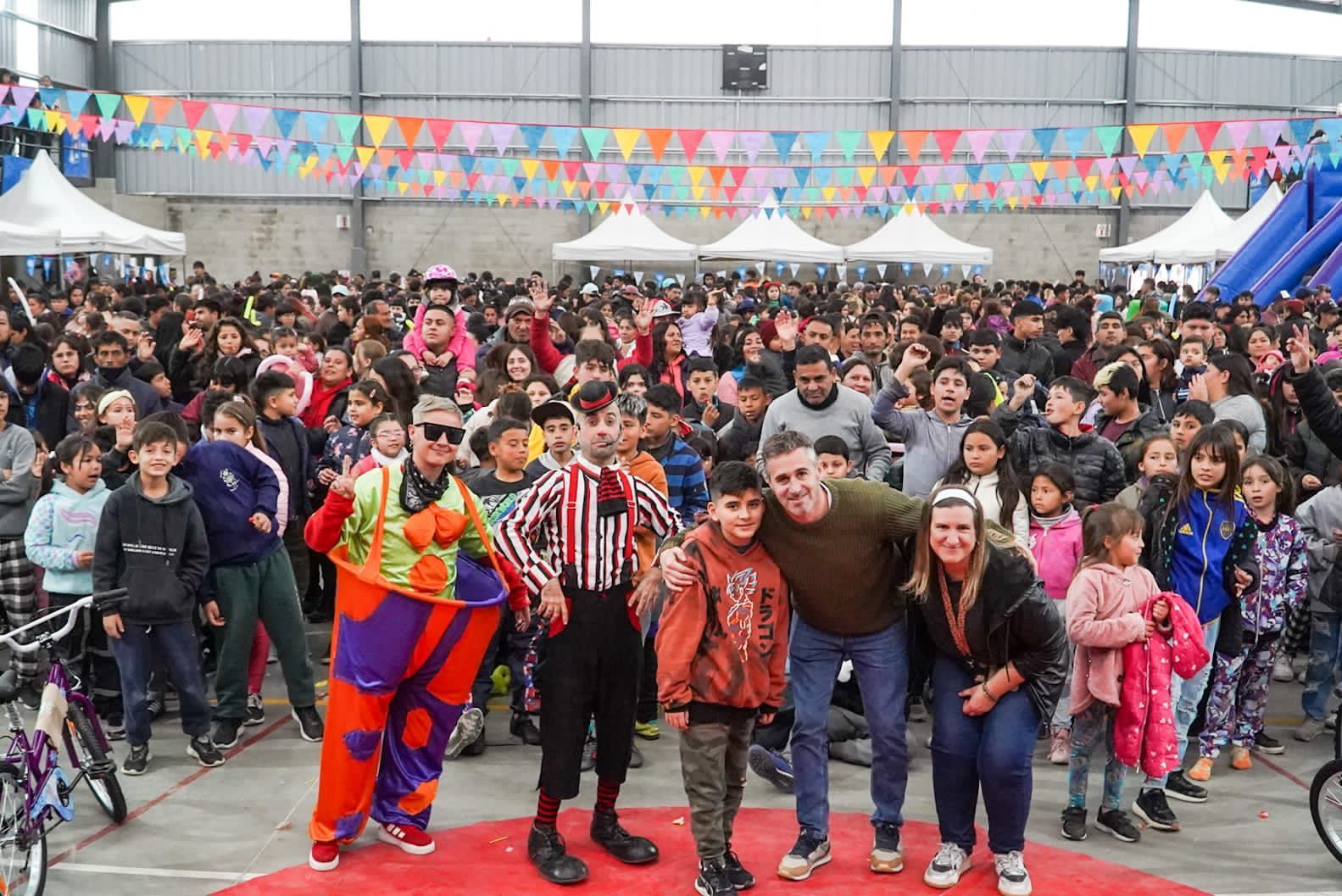 Achával compartió el Dia de la Niñez con los chicos de todo Pilar