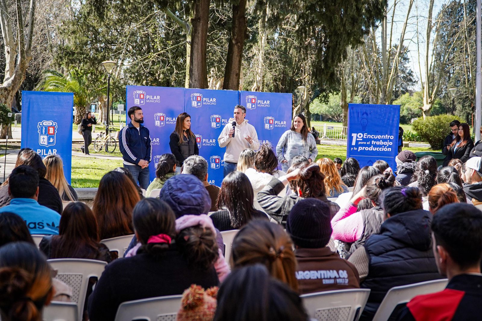 Achával acompañó a los jóvenes en el primer encuentro para el trabajo y la producción