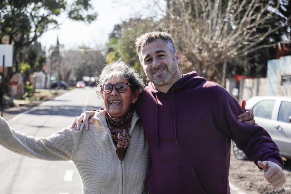 Achával recorrió los nuevos asfaltos que se realizaron en Del Viso