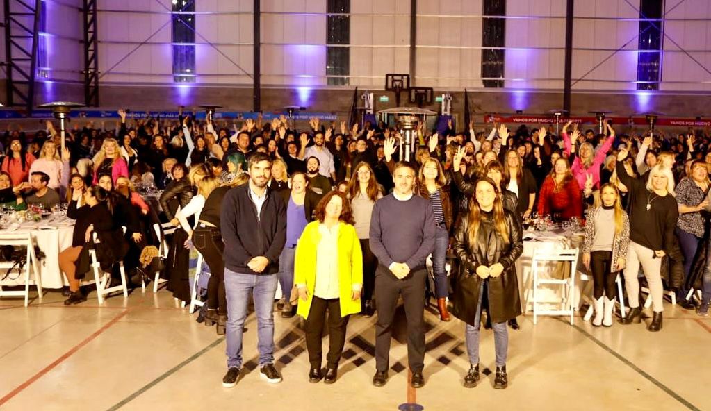 Achával reconoció a los docentes de Pilar con un festejo por el Día del Maestro