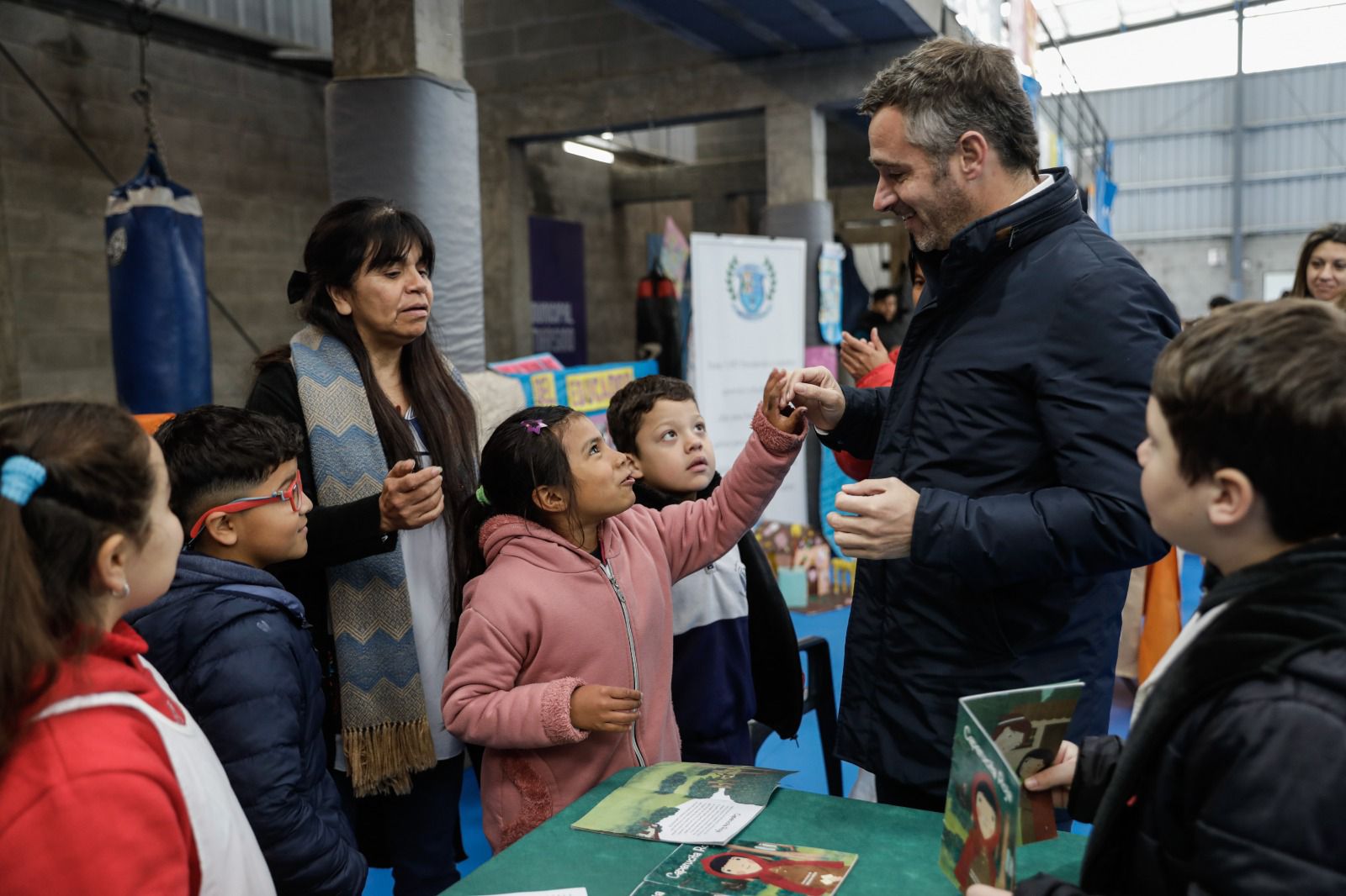 Achával con estudiantes en el Mes de la Educación: “La educación es el camino para igualar derechos”