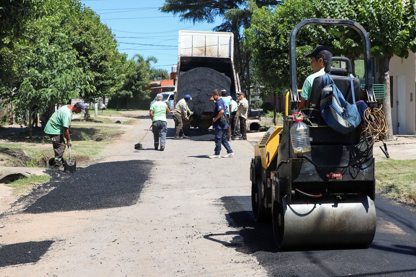 El Municipio continúa con las tareas de mejora de calles, ahora en Derqui
