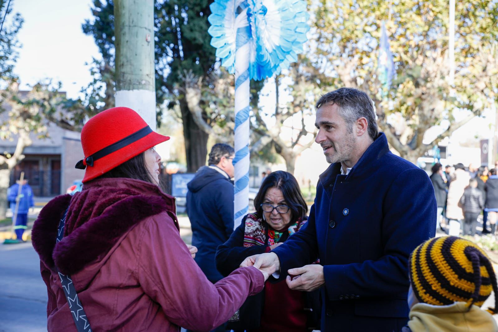 Achával celebró con los vecinos el 25 de Mayo: “A la Argentina hay que defenderla, celebrarla y construirla entre todos”