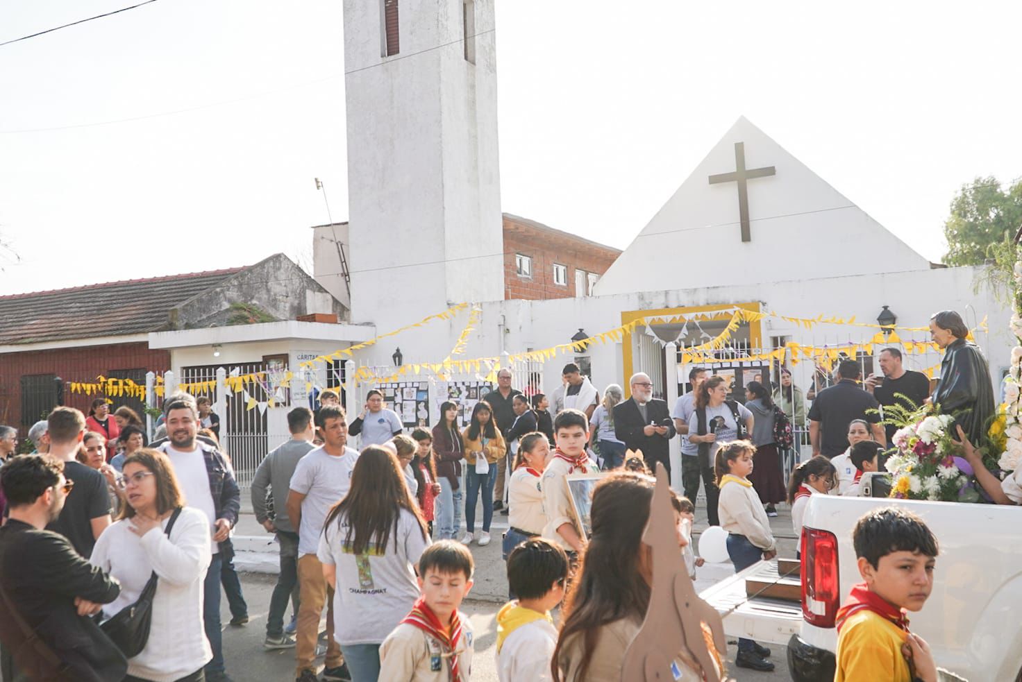 Achával acompañó a los vecinos de Villa Astolfi en sus patronales