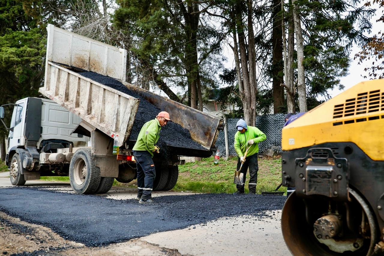 El Municipio realizó nuevos trabajos de bacheo en Del Viso