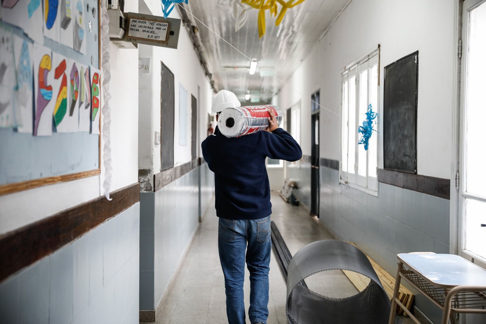 Achával recorrió las tareas de puesta en valor en escuelas