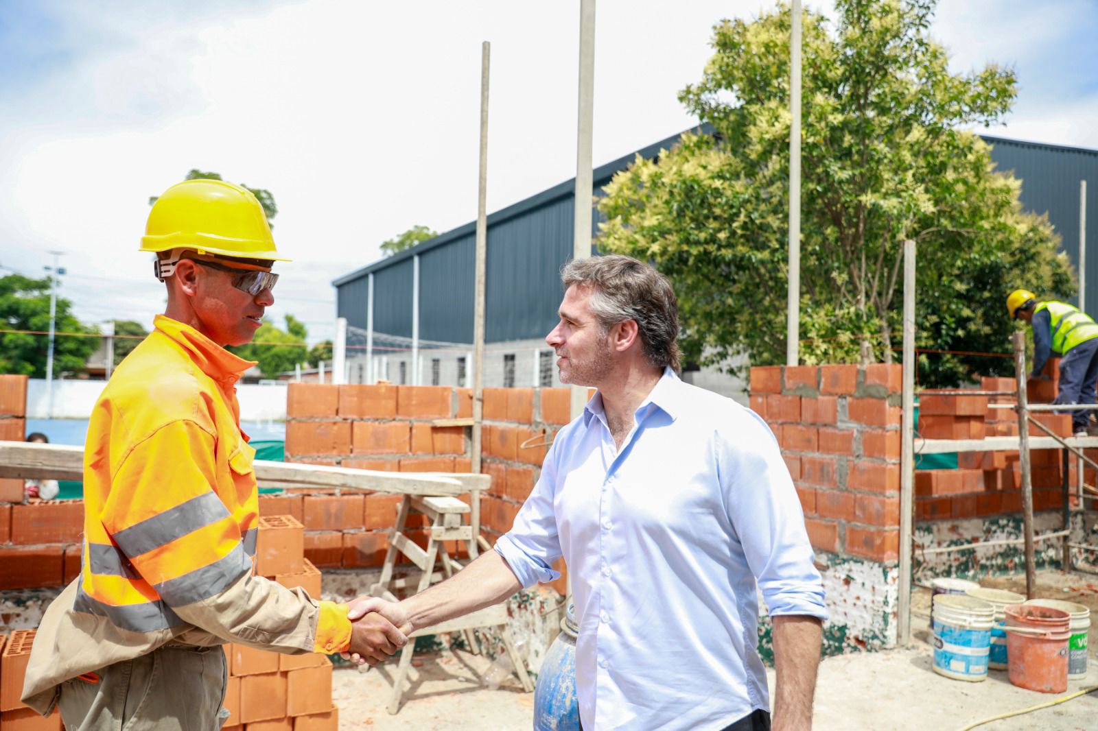 *Achával recorrió las obras de ampliación de los clubes municipales de Del viso y Luchetti*
