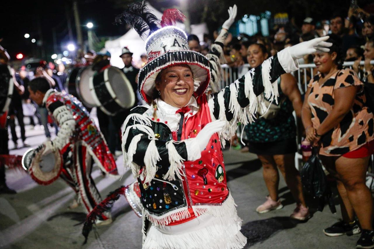 *Achával acompañó a los vecinos de Del Viso en sus precarnavales*