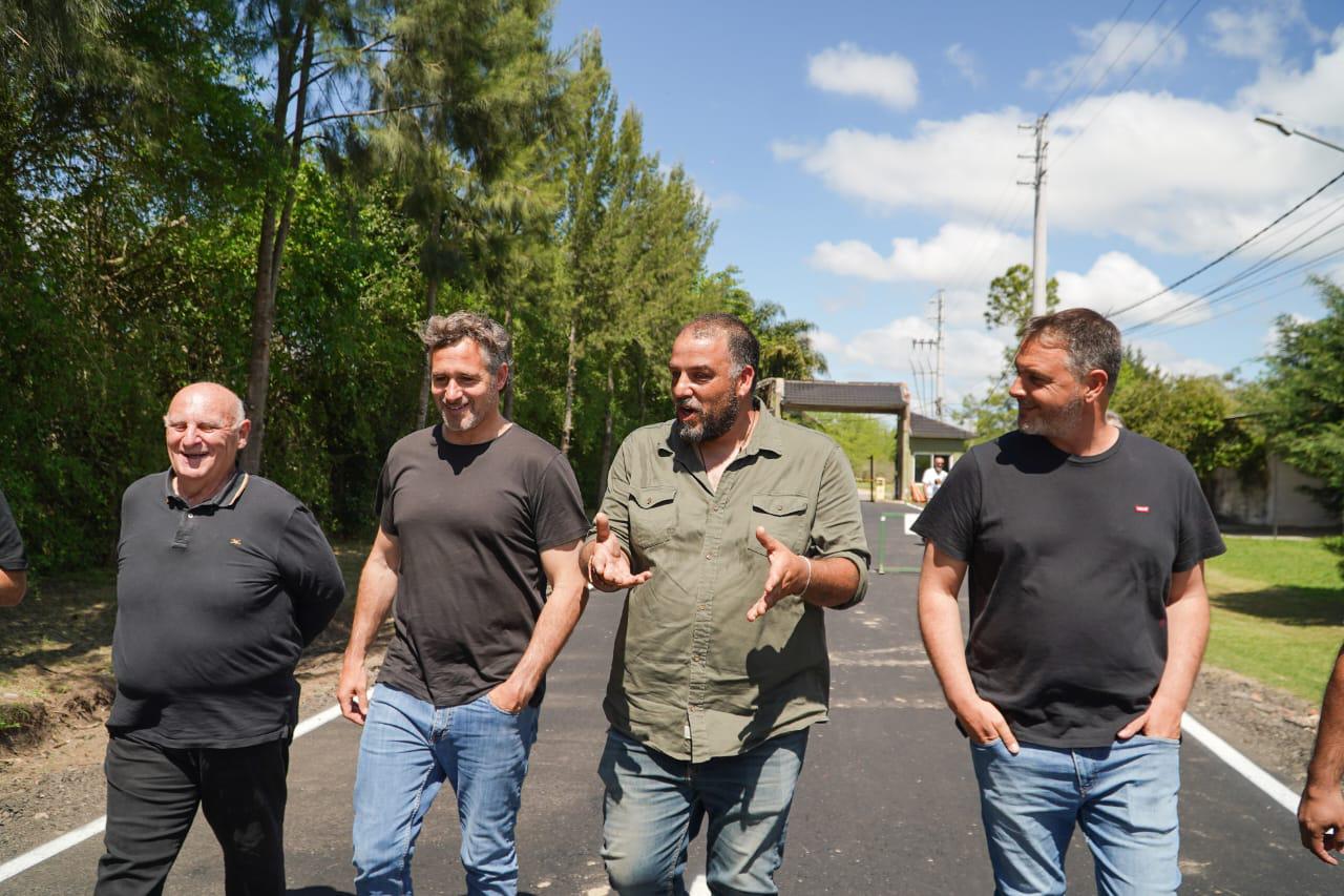 *Achával recorrió los nuevos asfaltos de Parque Irizar*