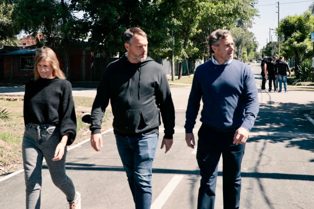 *Achával recorrió los nuevos asfaltos de Lagomarsino*